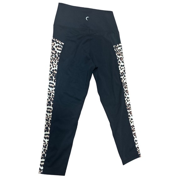 ZYIA Active Black Leopard Print High Waisted Workout Cropped Leggings Size 4 - Picture 2 of 3